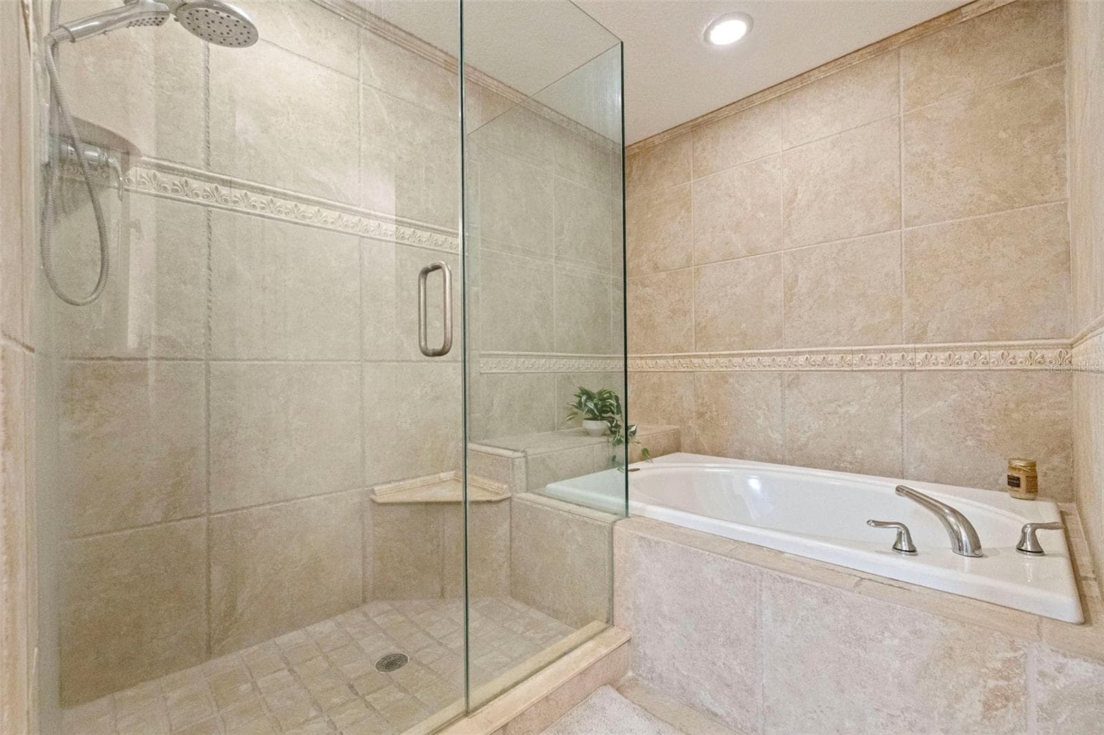 Townhouse at 123 VALENCIA CIR, ST PETERSBURG, photo 26 of 38