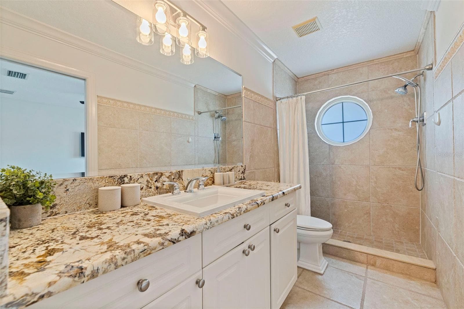 Townhouse at 123 VALENCIA CIR, ST PETERSBURG, photo 30 of 38