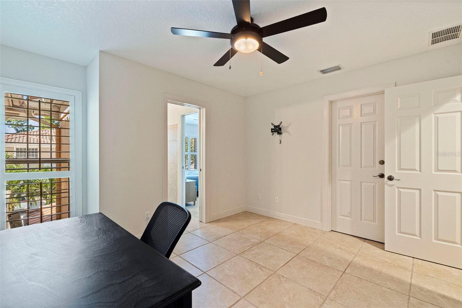Townhouse at 123 VALENCIA CIR, ST PETERSBURG, photo 32 of 38