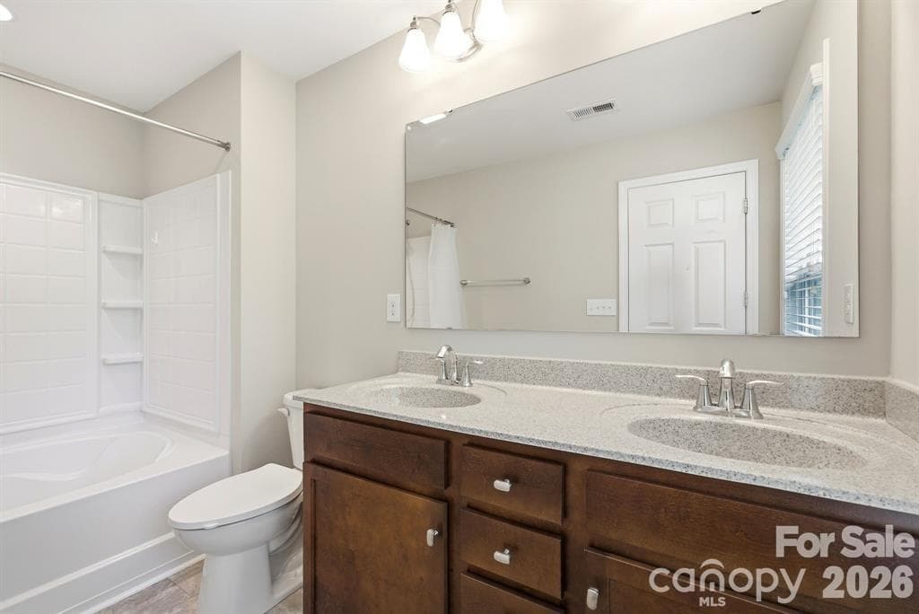 Single Family Residence at 2628 Courtland Drive, Clover, photo 16 of 25