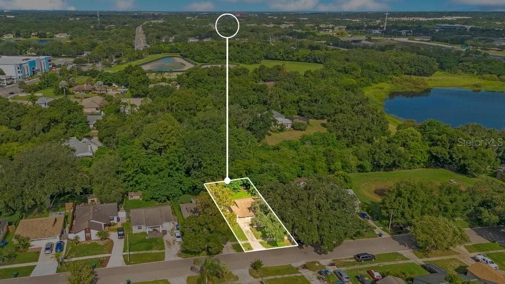 Single Family Residence at 156 LAKE DR, ORLANDO, photo 2 of 30