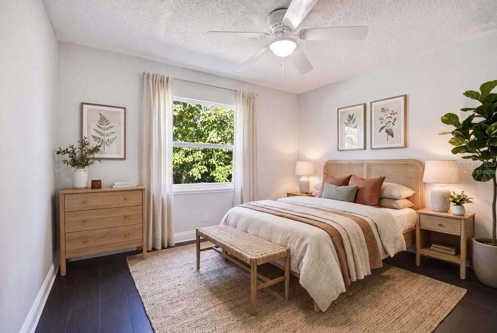 “virtually staged” - 156 LAKE DR, ORLANDO