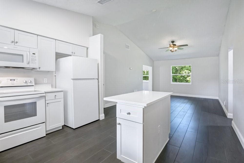 Single Family Residence at 156 LAKE DR, ORLANDO, photo 6 of 30