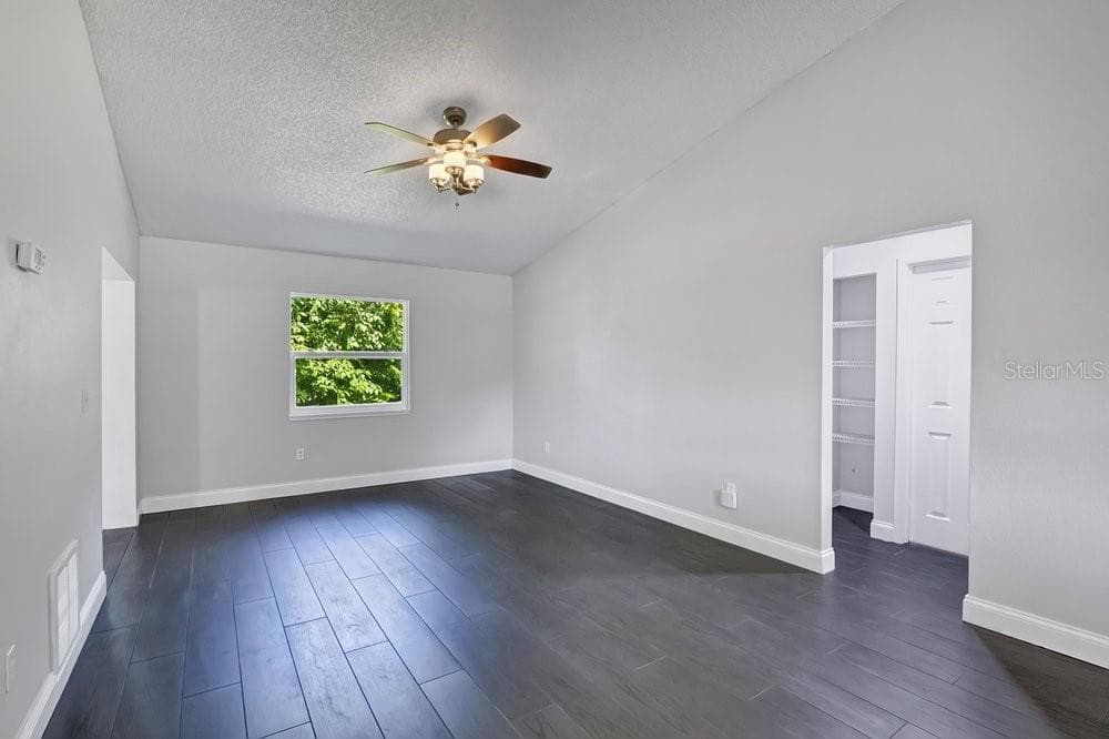 Single Family Residence at 156 LAKE DR, ORLANDO, photo 10 of 30