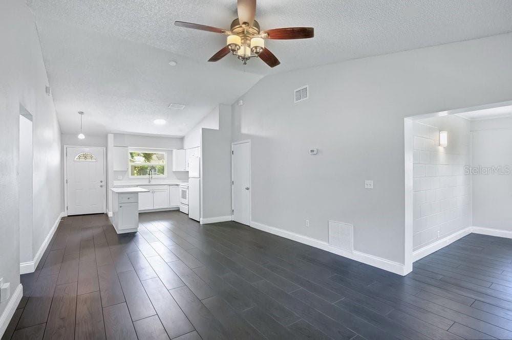 Single Family Residence at 156 LAKE DR, ORLANDO, photo 13 of 30