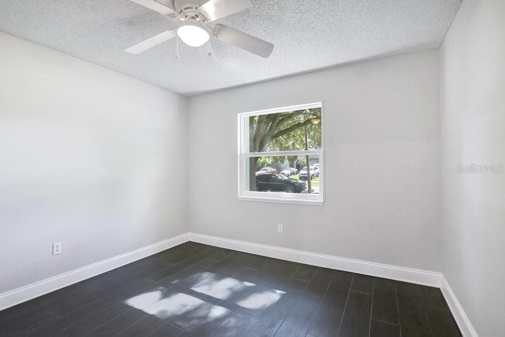 Single Family Residence at 156 LAKE DR, ORLANDO, photo 15 of 30