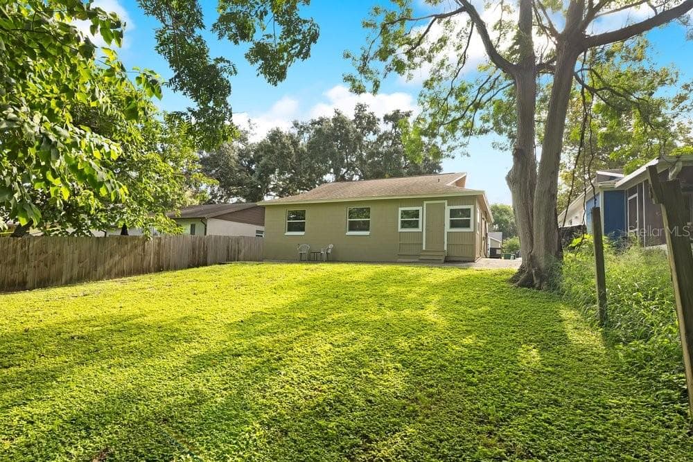 Single Family Residence at 156 LAKE DR, ORLANDO, photo 24 of 30