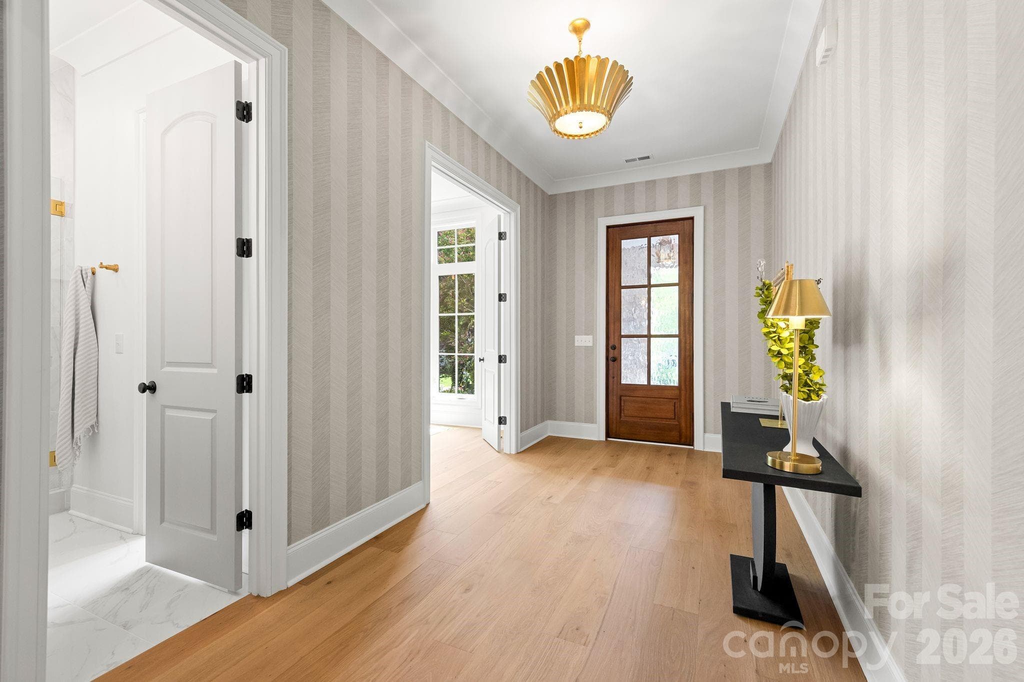 Single Family Residence at 815 Manhasset Road, Charlotte, photo 4 of 48