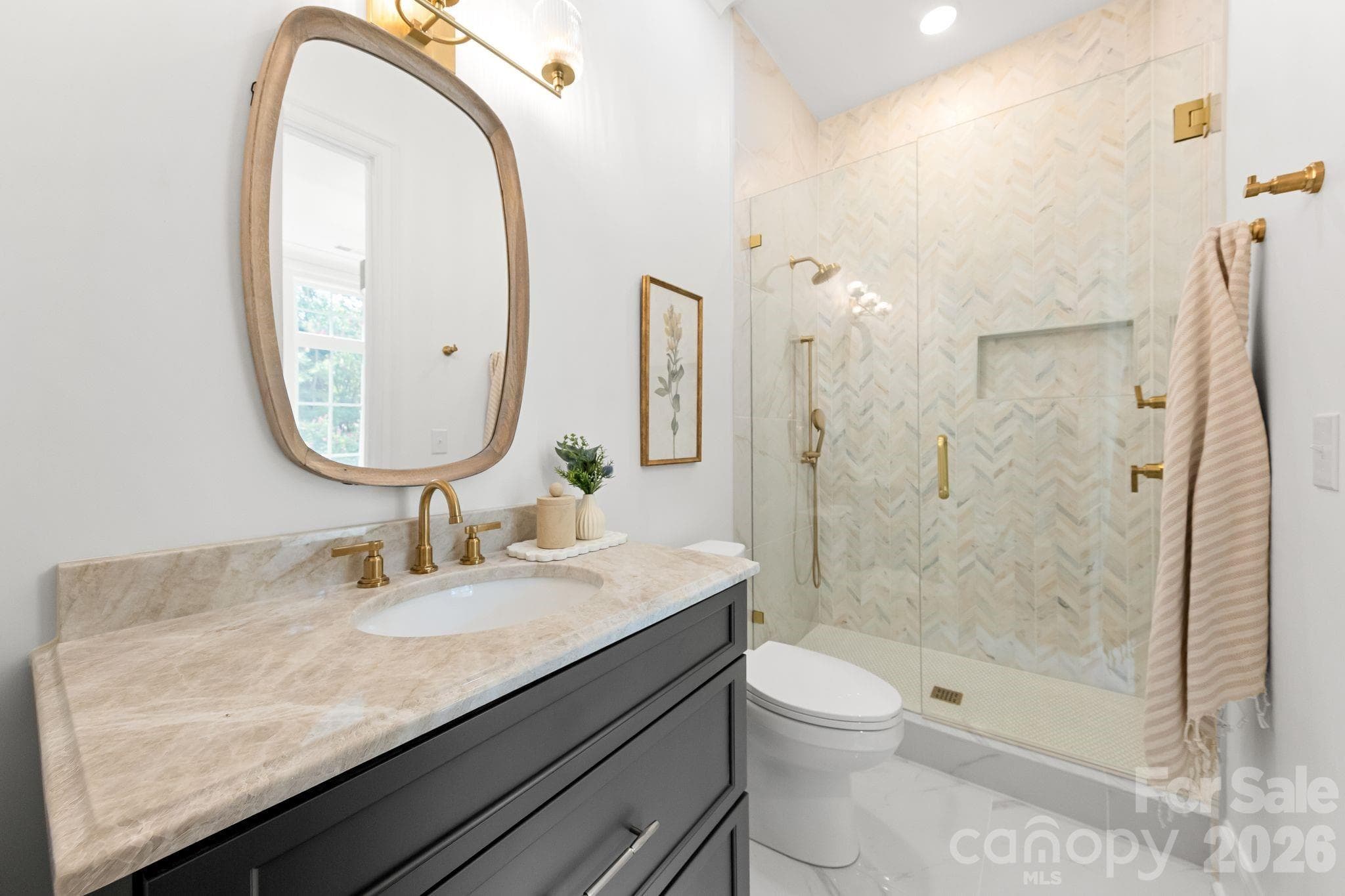 Single Family Residence at 815 Manhasset Road, Charlotte, photo 7 of 48