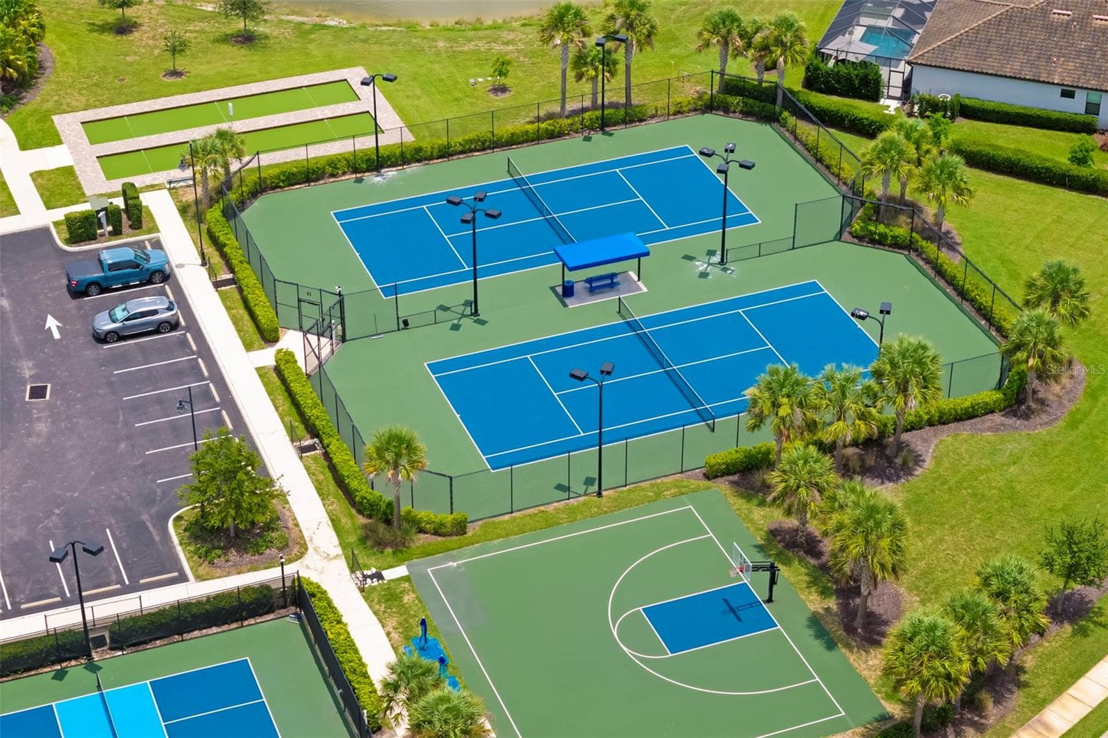 Tennis anyone? - 17927 POLO TRL, BRADENTON