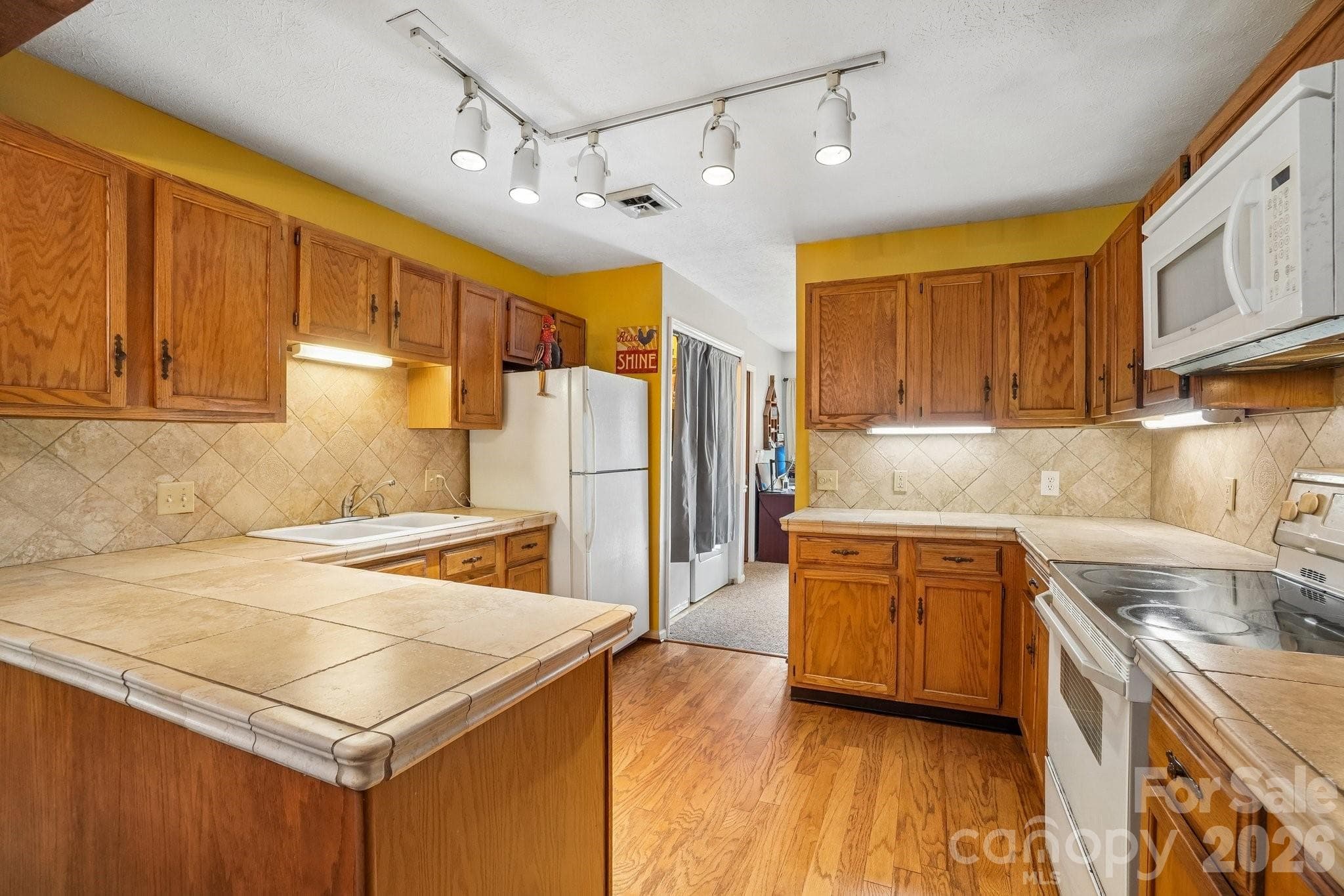 Condominium at 210 Juniper Lane, Hendersonville, photo 13 of 38