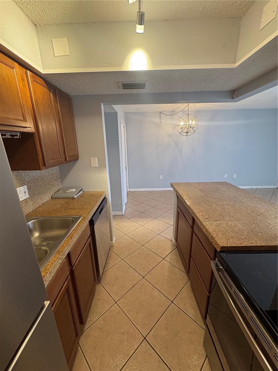 Condominium at 9 QUAILS RUN BLVD #3, ENGLEWOOD, photo 6 of 36