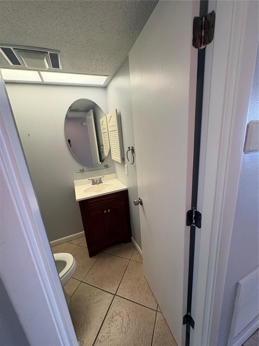 Condominium at 9 QUAILS RUN BLVD #3, ENGLEWOOD, photo 17 of 36