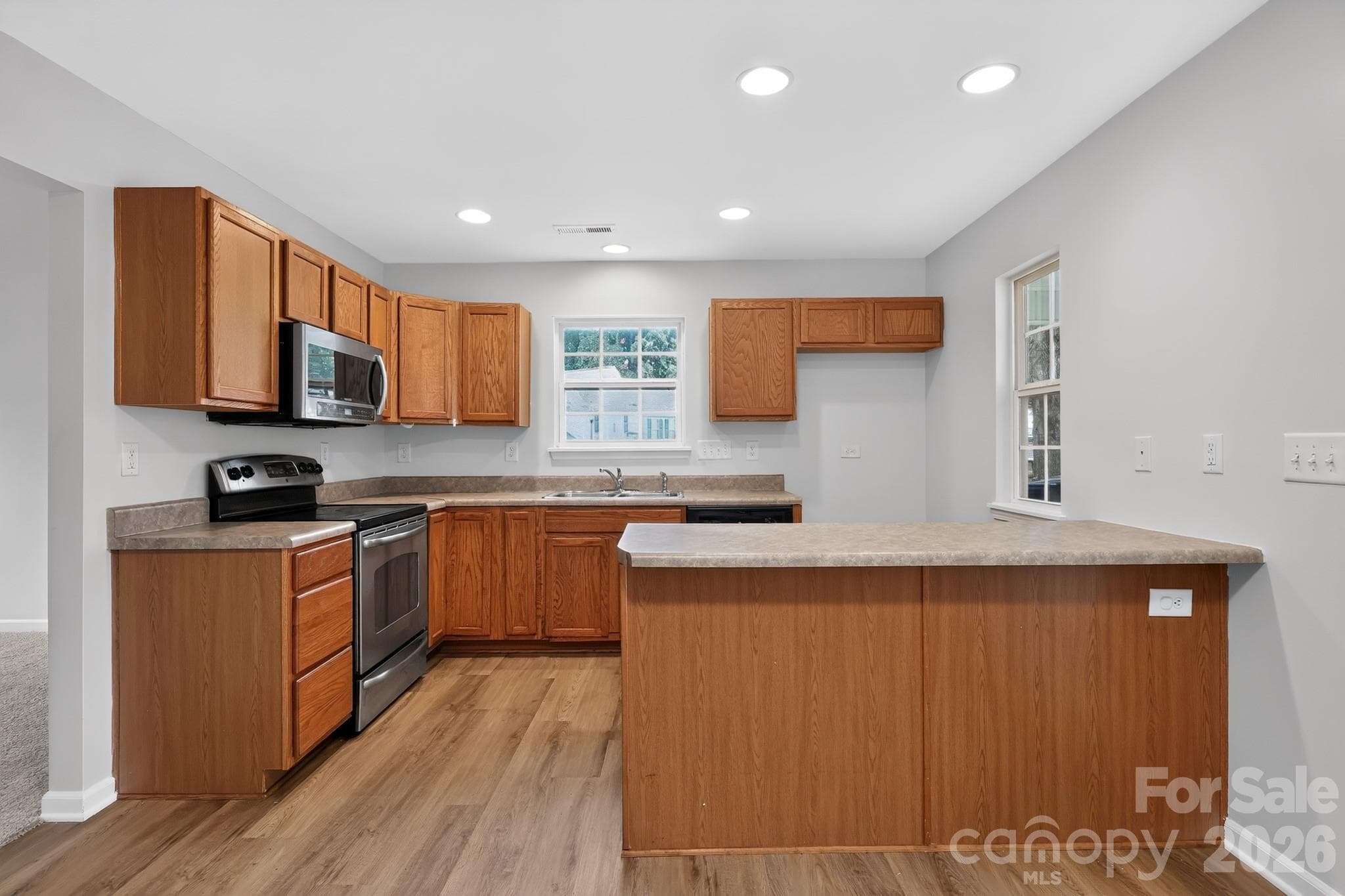 Townhouse at 159 Limerick Road, Mooresville, photo 6 of 16