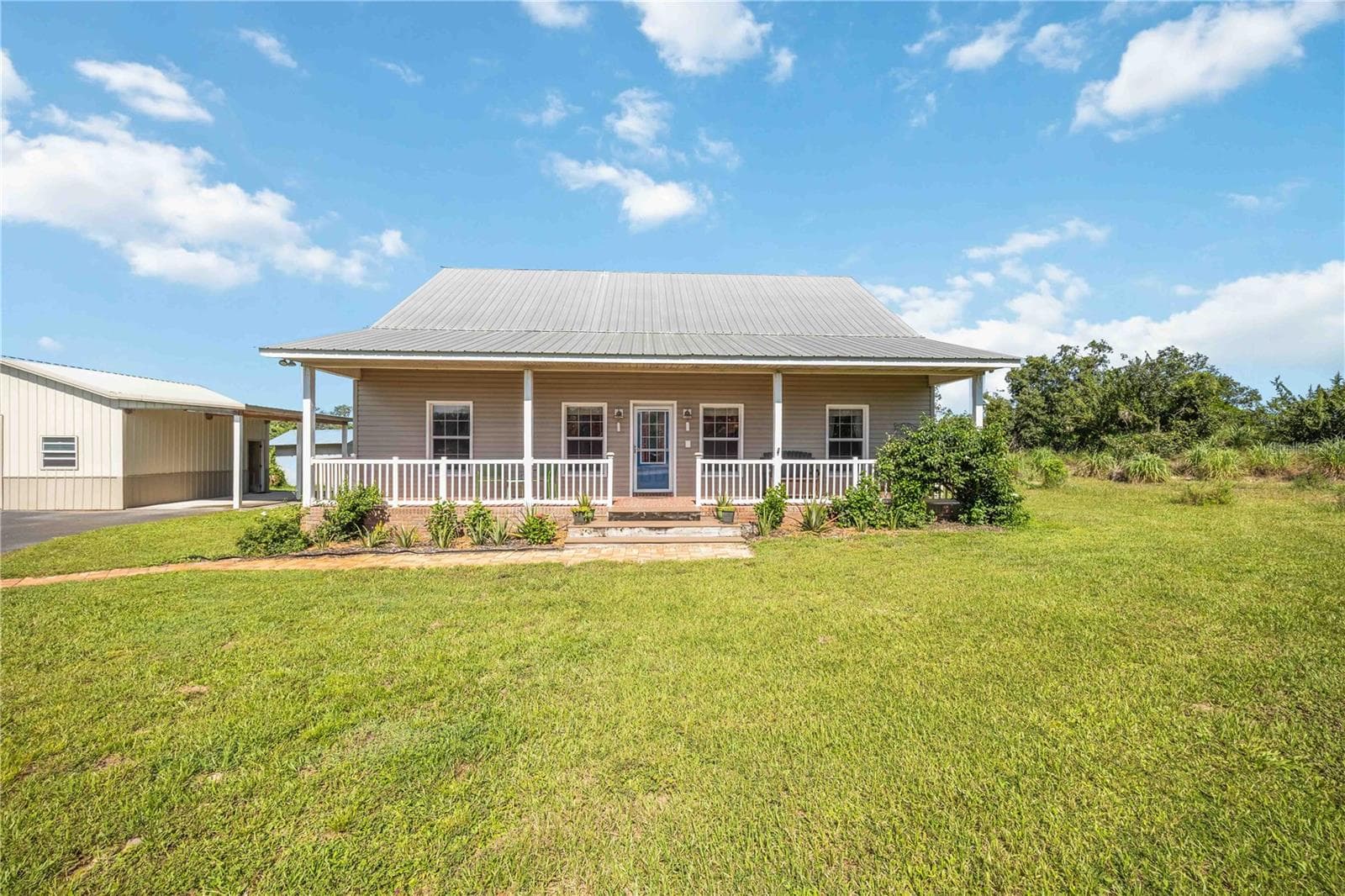 Single Family Residence at 2711 SNYDER RD, SEBRING, photo 2 of 50