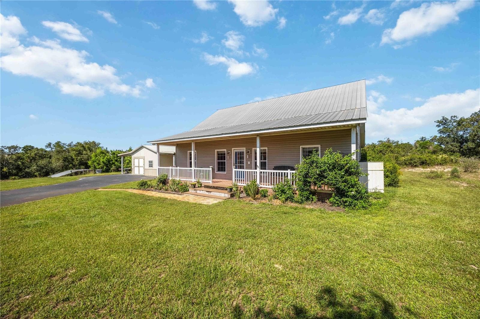 Single Family Residence at 2711 SNYDER RD, SEBRING, photo 3 of 50