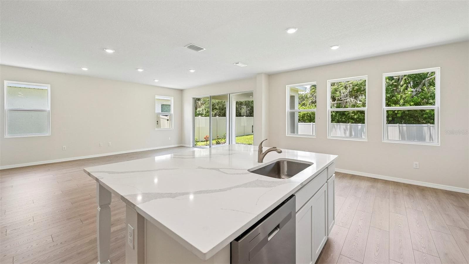 Single Family Residence at 10437 WOODLAND GARDEN WAY, PARRISH, photo 4 of 51