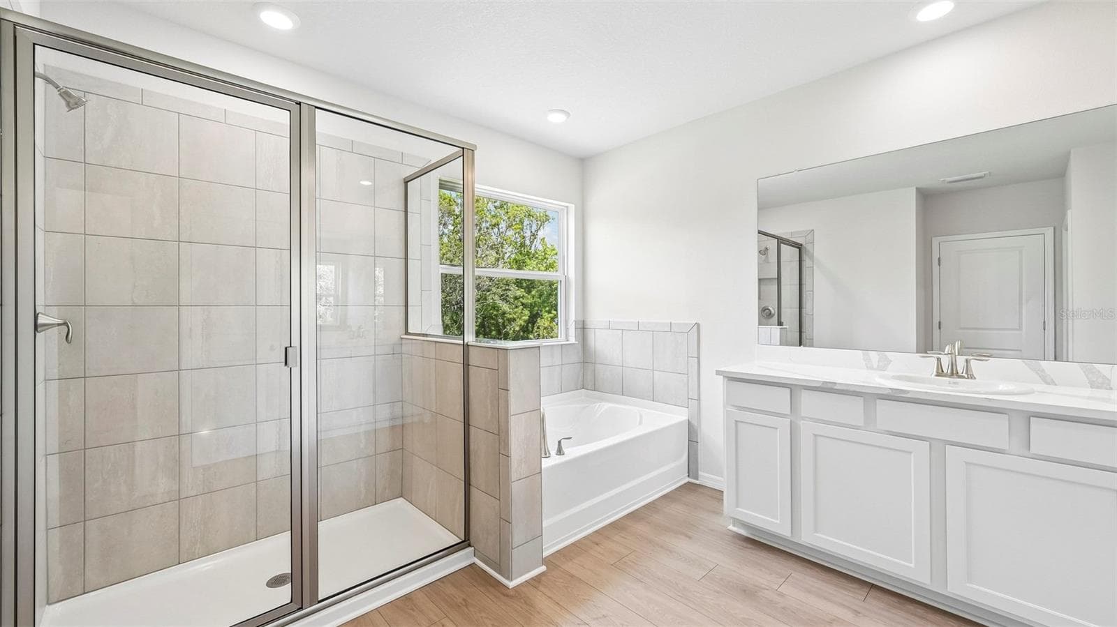 Single Family Residence at 10437 WOODLAND GARDEN WAY, PARRISH, photo 19 of 51