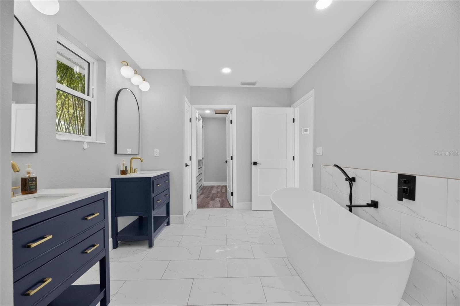 Single Family Residence at 6712 MYRNA DR, TAMPA, photo 37 of 89