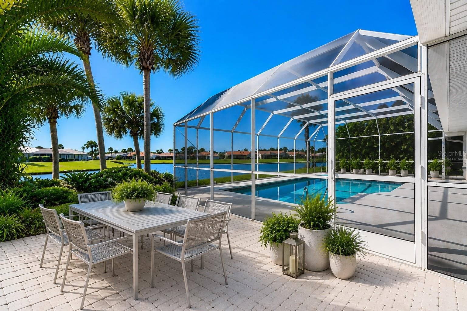 virtually staged - 1679 VALLEY DR, VENICE