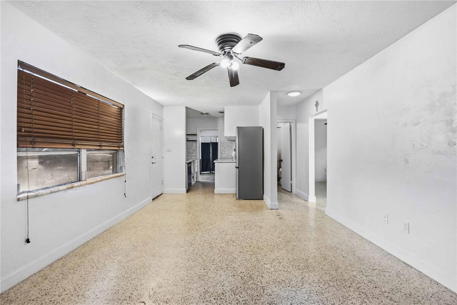 Dining/Living room - 1909 BUCCANEER DR, SARASOTA
