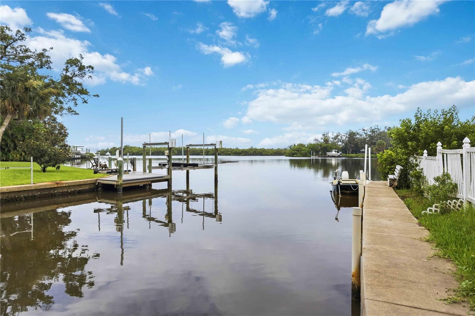 Private community boat ramp - 1909 BUCCANEER DR, SARASOTA