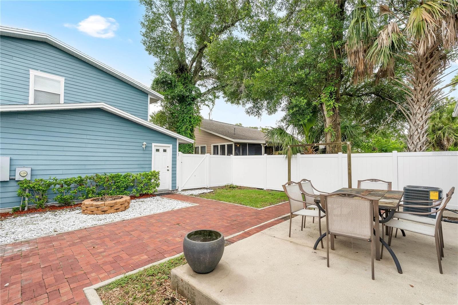 COURTYARD - 1512 OREGON ST, ORLANDO