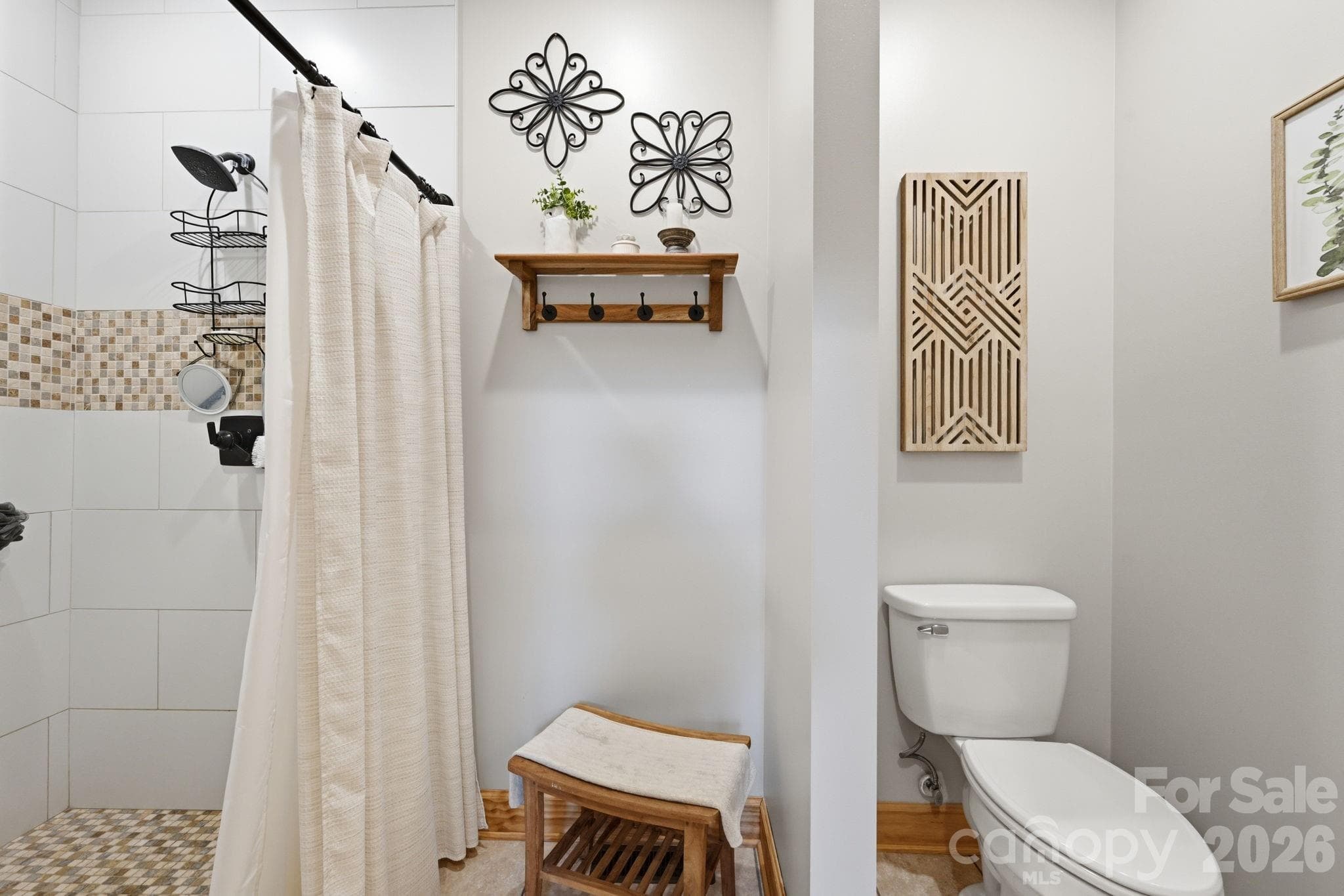 Primary Ensuite Bathroom - 172 Whispering Streams Court, Fleetwood