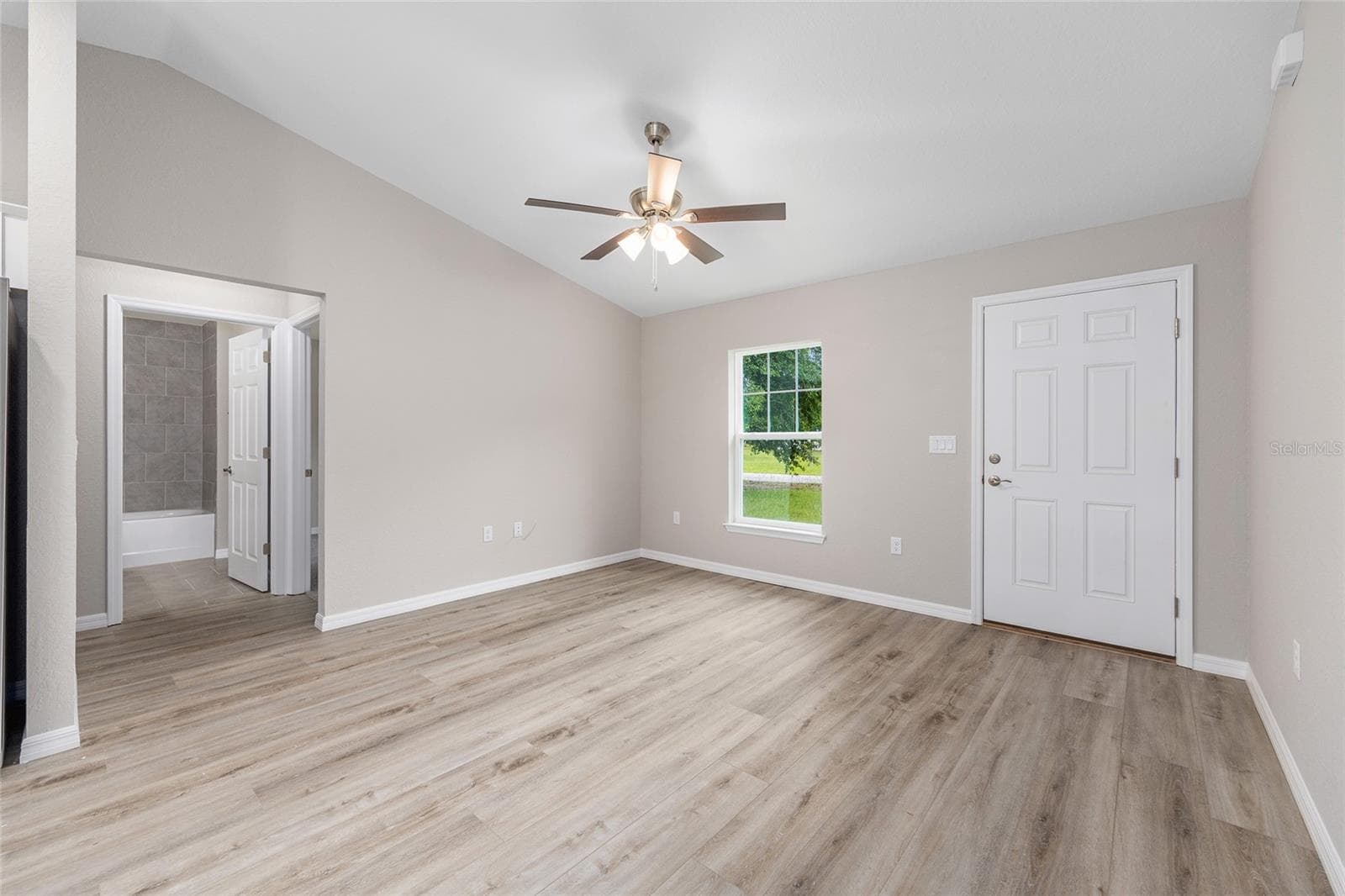 Single Family Residence at 21812 SW RAINBOW LAKES BLVD, DUNNELLON, photo 4 of 17