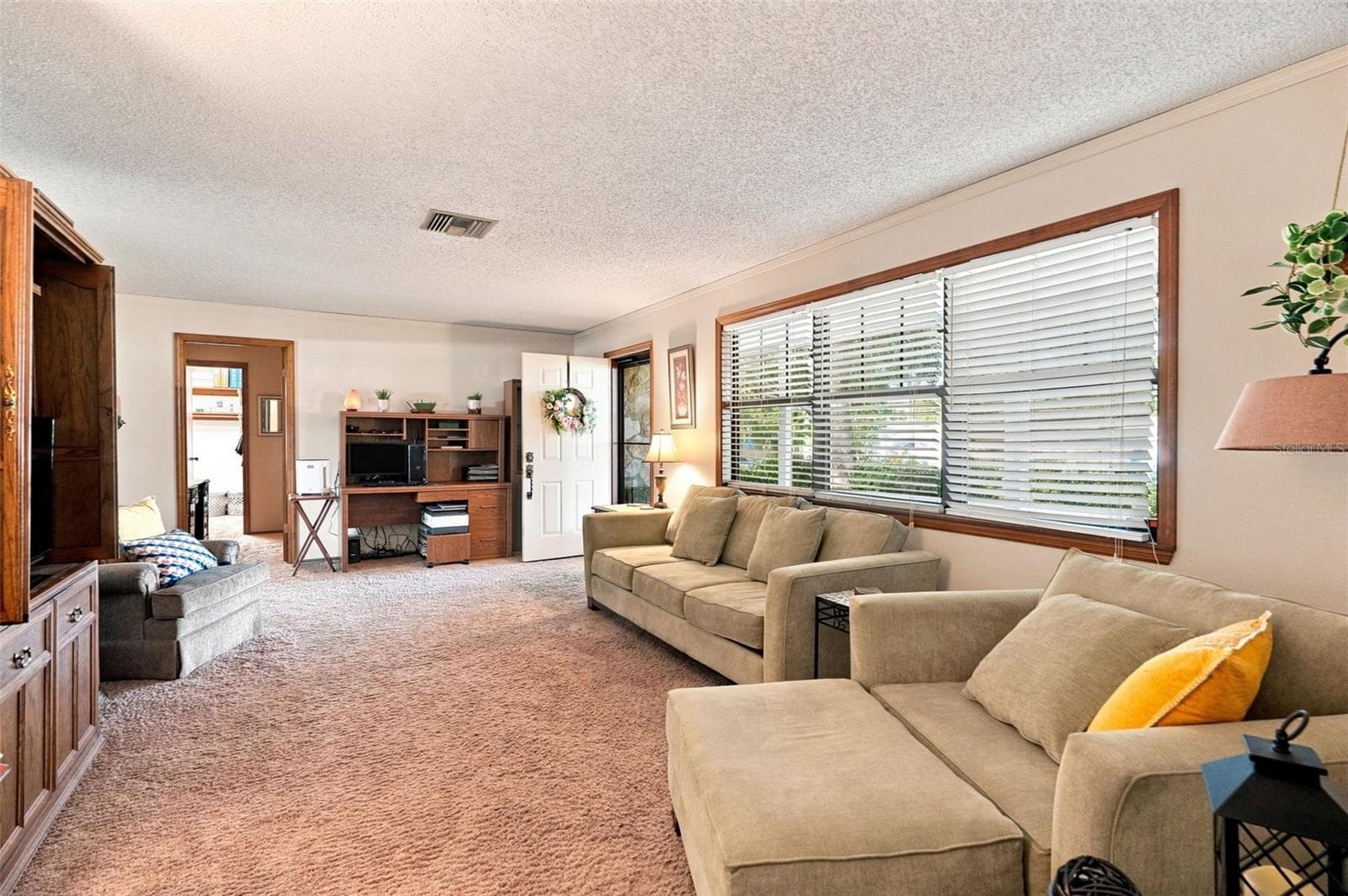 Single Family Residence at 617 MEHLENBACHER RD, LARGO, photo 12 of 35