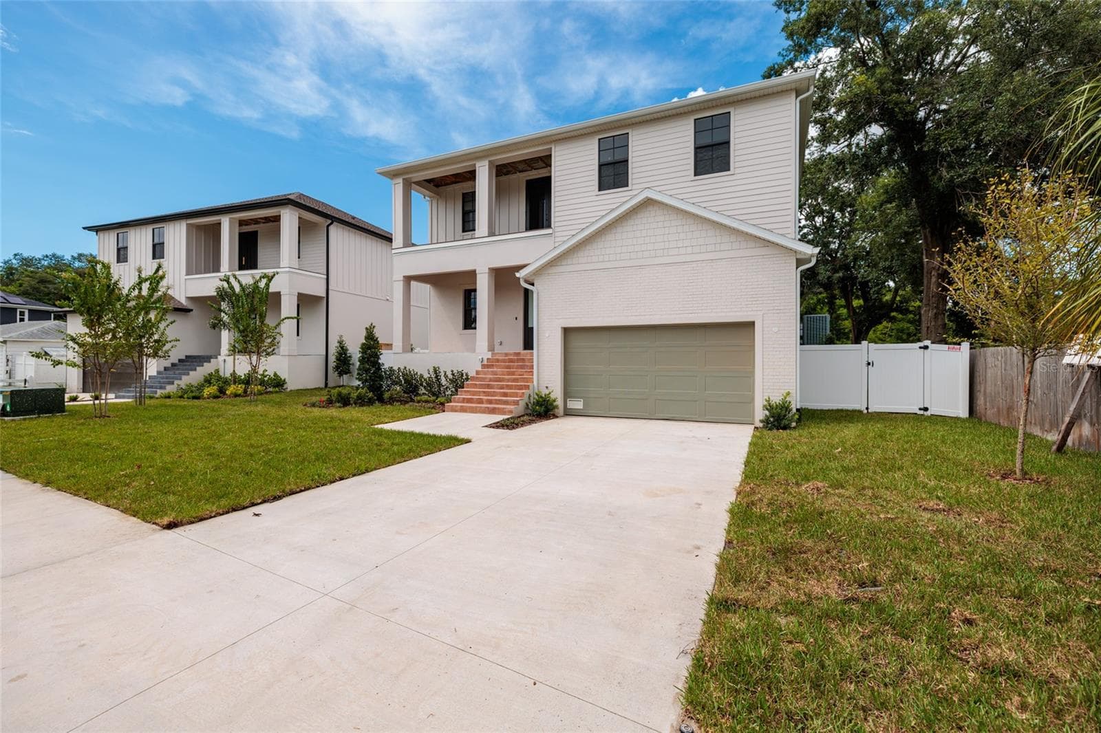 Light fixtures to be installed - 4703 W KNIGHTS AVE, TAMPA
