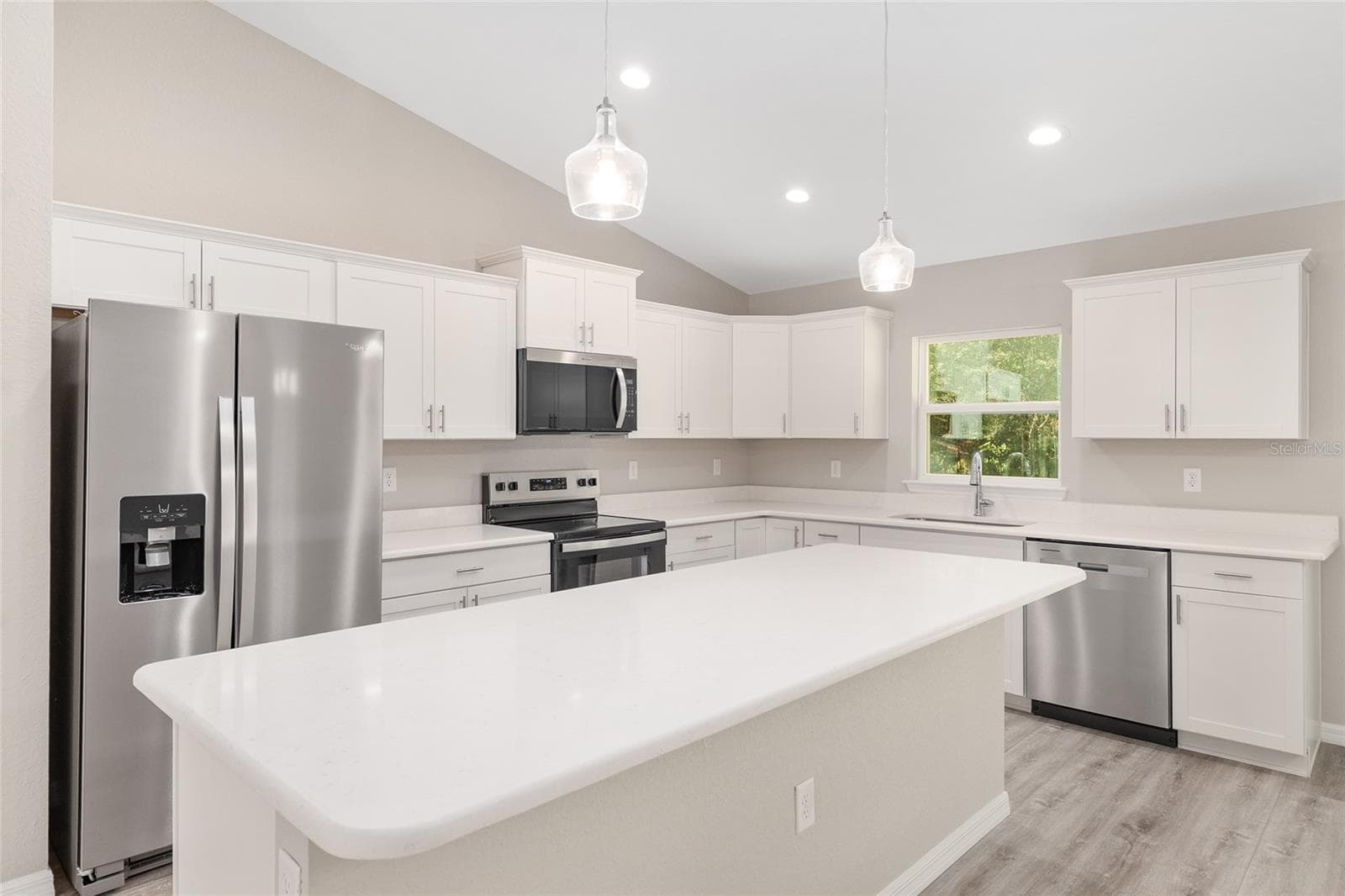 Single Family Residence at 10070 SW 192ND CIR, DUNNELLON, photo 9 of 33