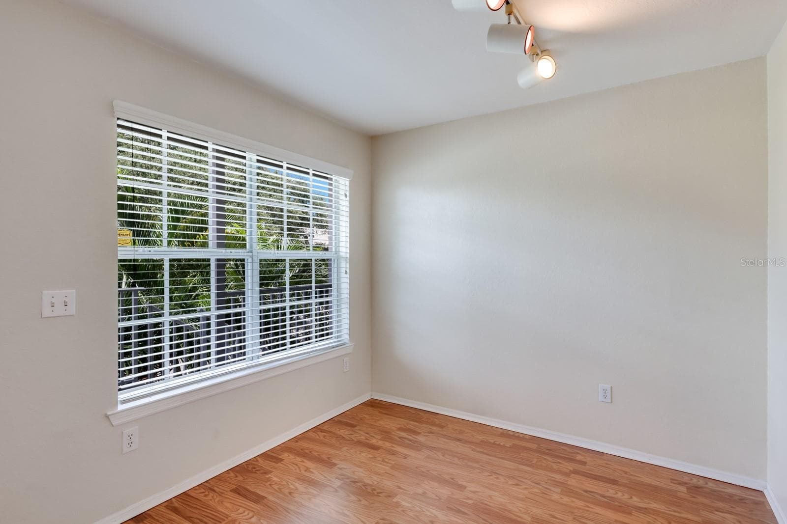 Condominium at 850 S TAMIAMI TRL #325, SARASOTA, photo 9 of 40