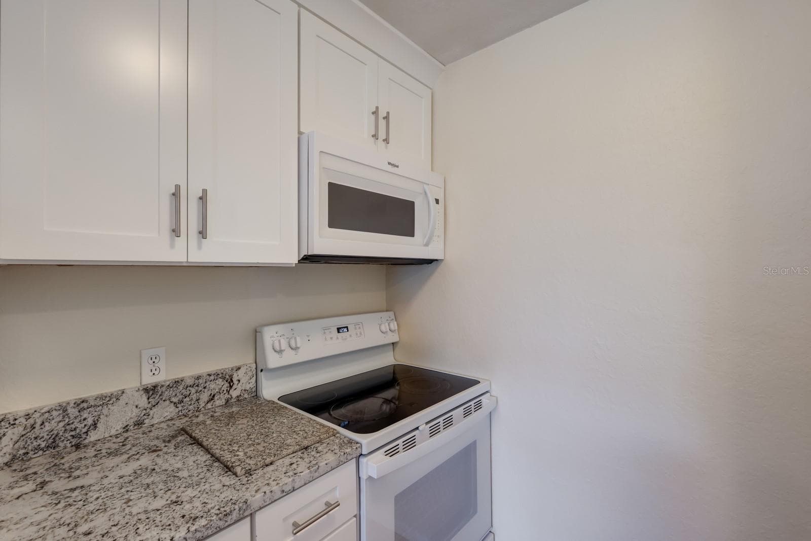 Condominium at 850 S TAMIAMI TRL #325, SARASOTA, photo 11 of 40
