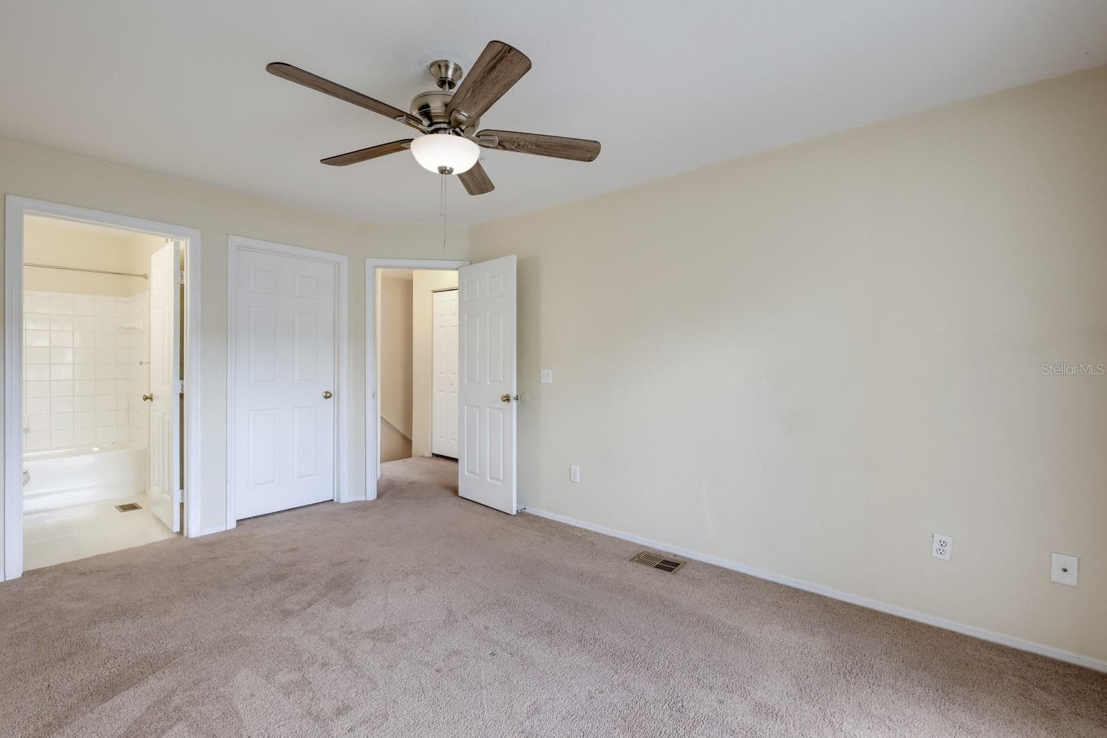 Condominium at 850 S TAMIAMI TRL #325, SARASOTA, photo 16 of 40