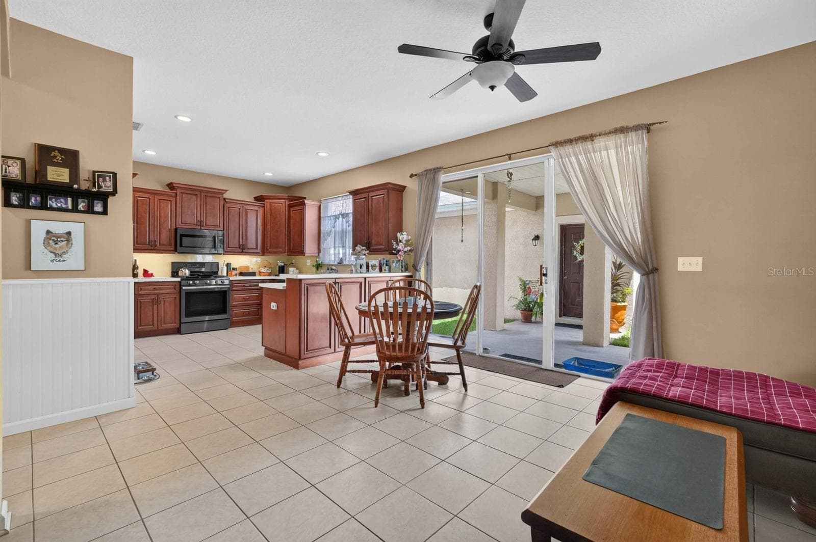 Single Family Residence at 239 W TARRINGTON DR, DELAND, photo 16 of 52