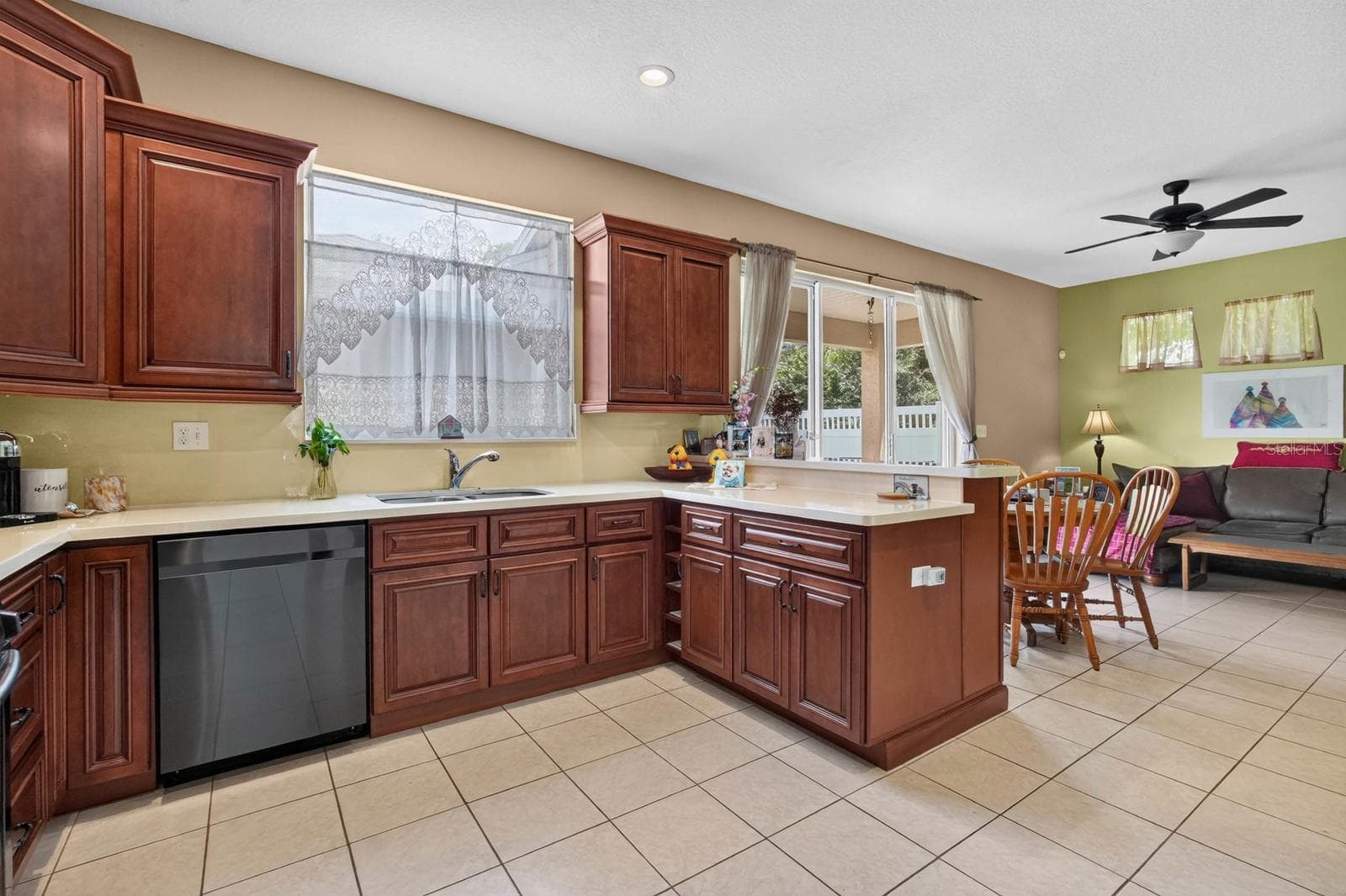 Single Family Residence at 239 W TARRINGTON DR, DELAND, photo 18 of 52