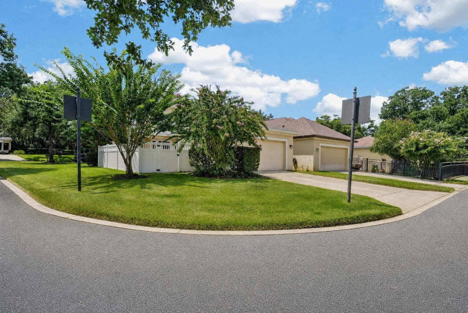 Single Family Residence at 239 W TARRINGTON DR, DELAND, photo 39 of 52