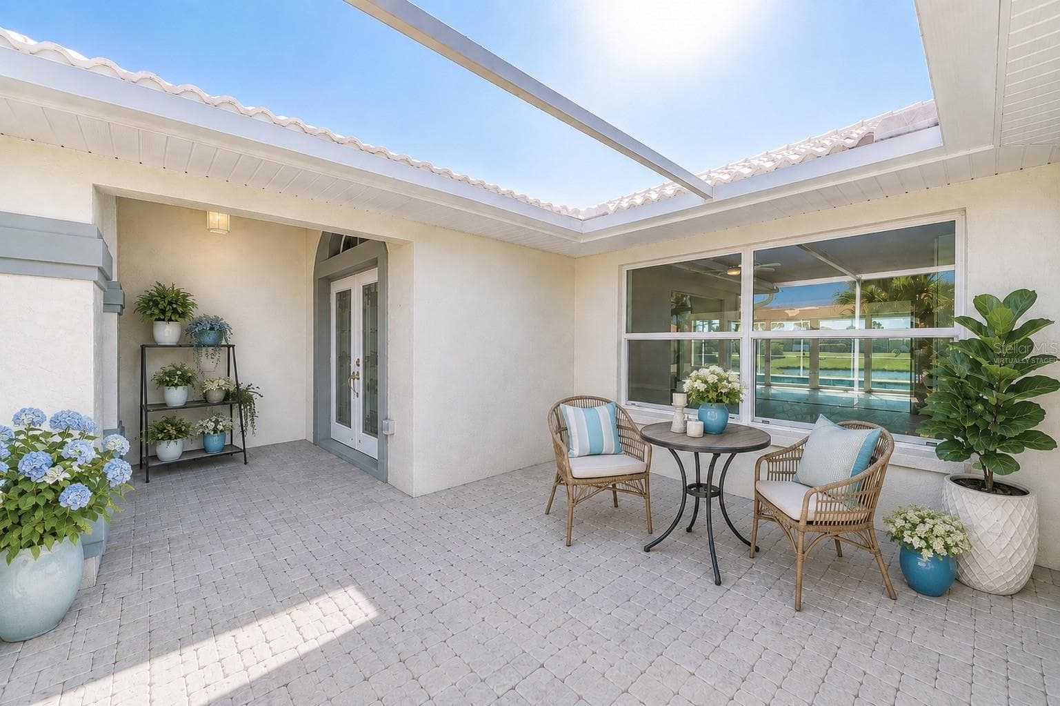 virtually staged - 1679 VALLEY DR, VENICE
