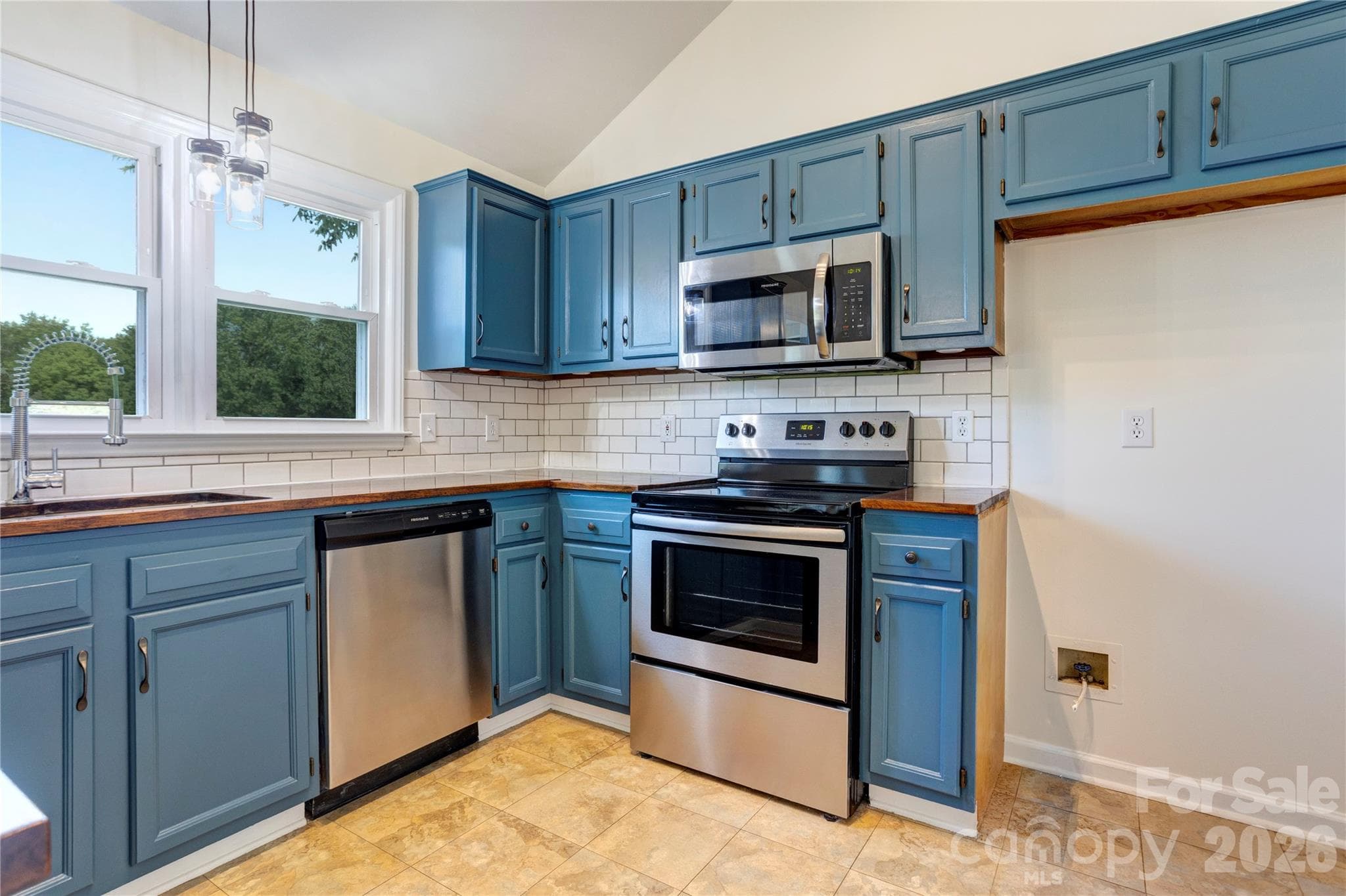 Single Family Residence at 156 Edgewater Drive NW, Concord, photo 7 of 25