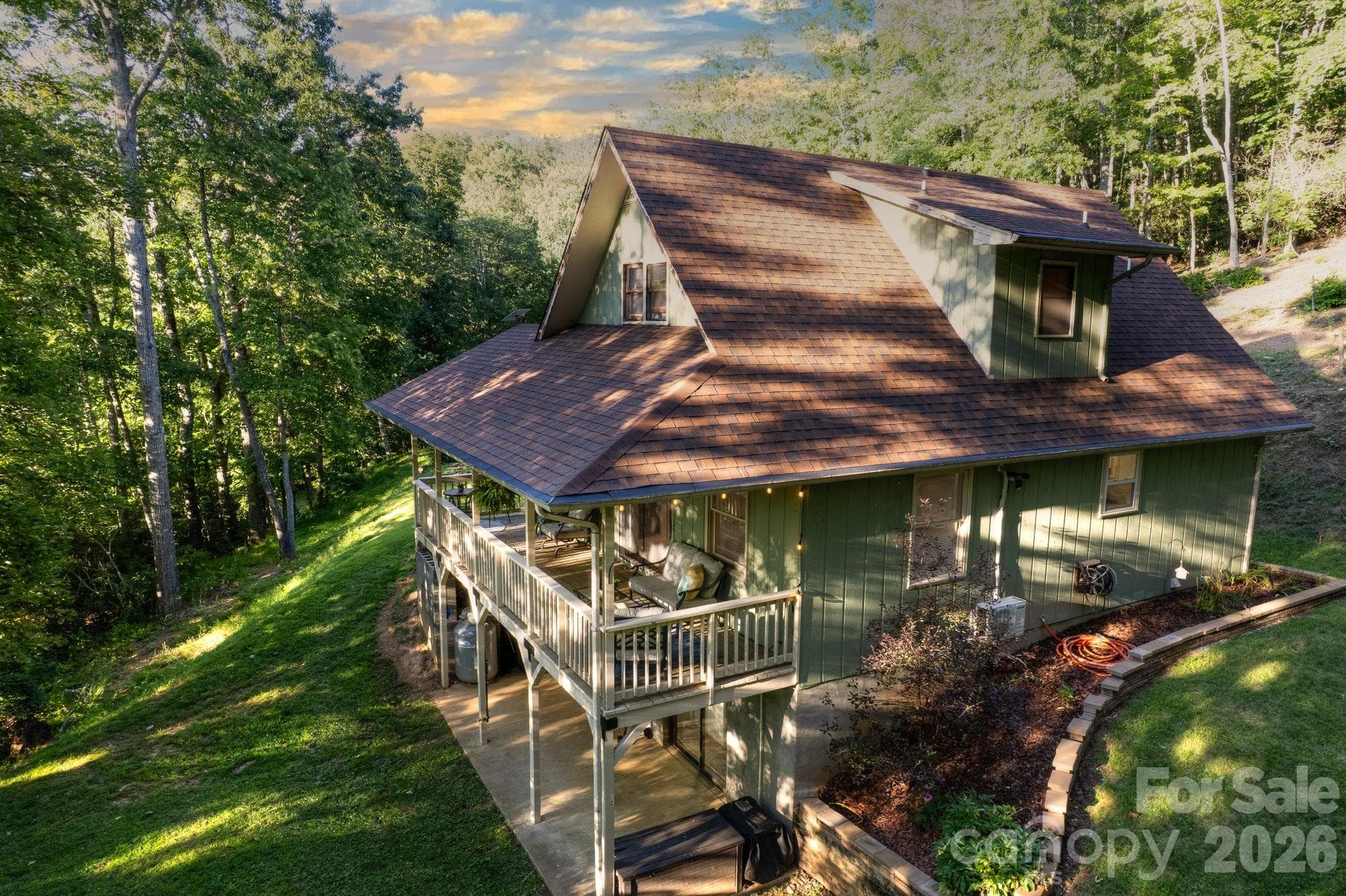 Private Mountain Home - 426 Meadowood Lane, Burnsville