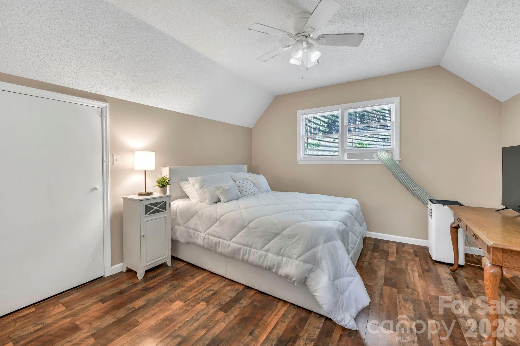 Upstairs Bedroom - 426 Meadowood Lane, Burnsville