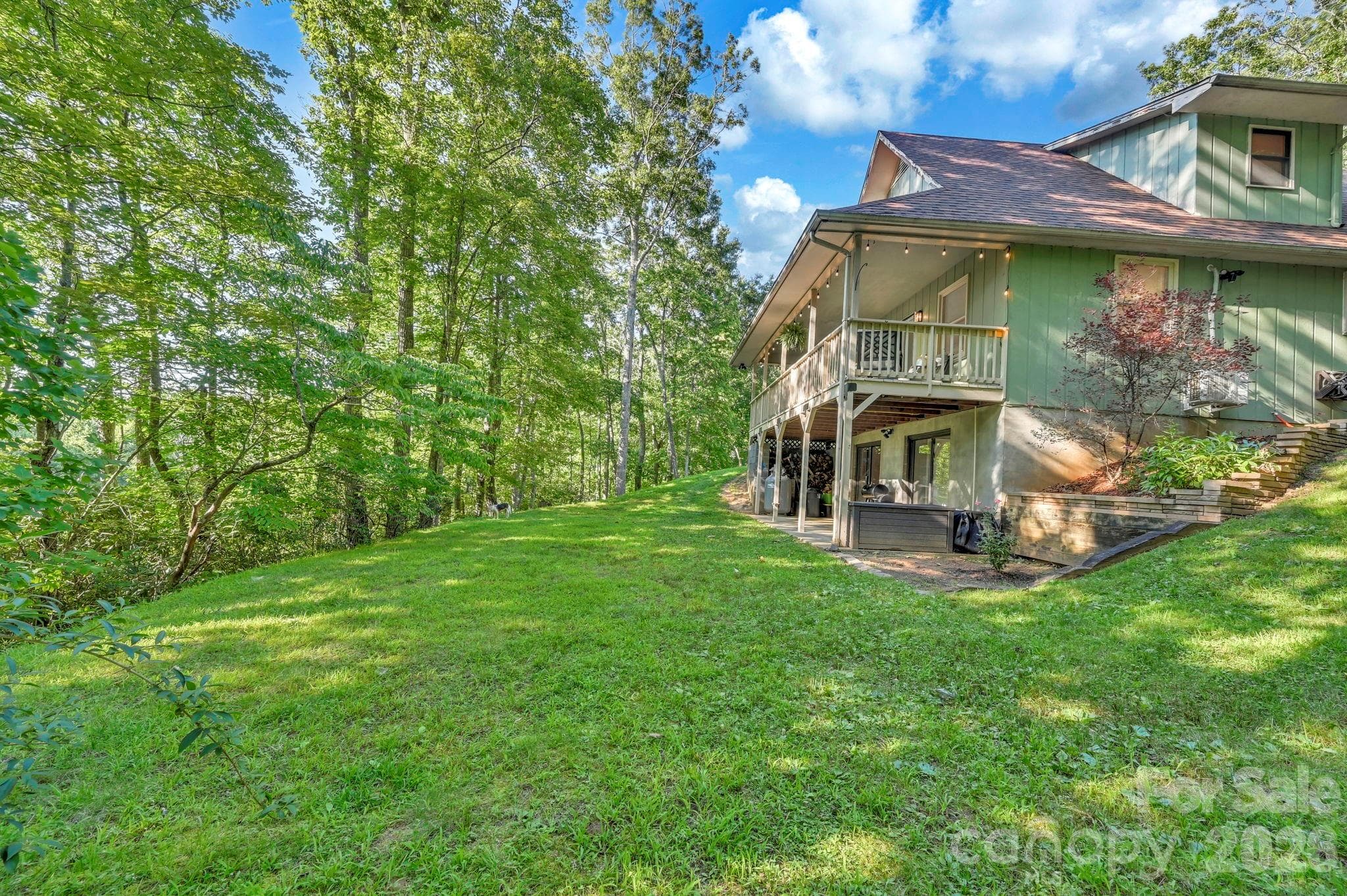 Wonderfully Private - 426 Meadowood Lane, Burnsville