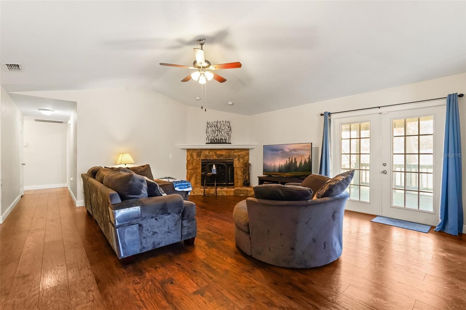 Single Family Residence at 1922 MATTHEW CT, LAKELAND, photo 2 of 23