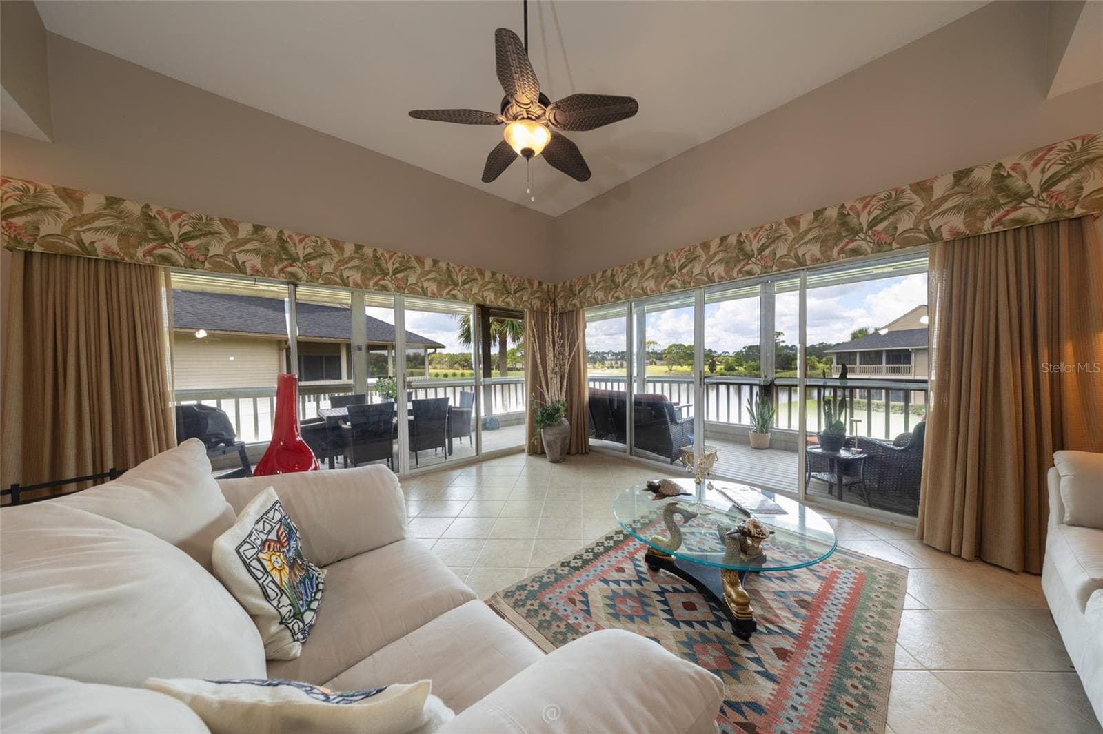 Living room - 11 MAGNOLIA DR S #11, ORMOND BEACH