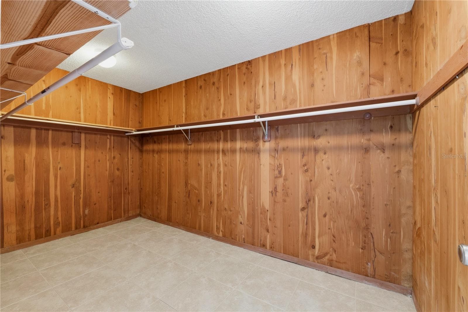 Condominium at 675 S GULFVIEW BLVD #206, CLEARWATER BEACH, photo 5 of 26