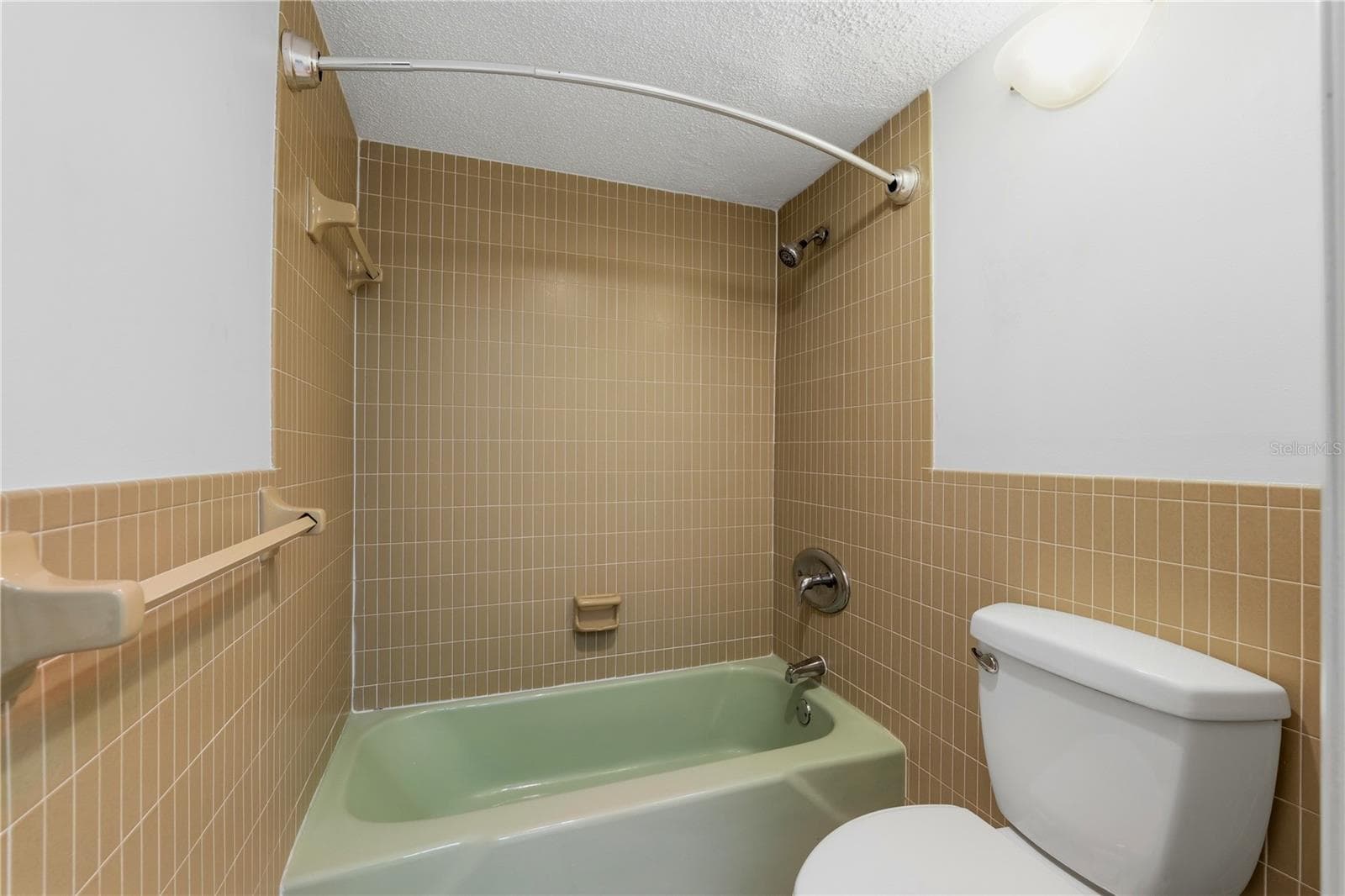 Condominium at 675 S GULFVIEW BLVD #206, CLEARWATER BEACH, photo 7 of 26