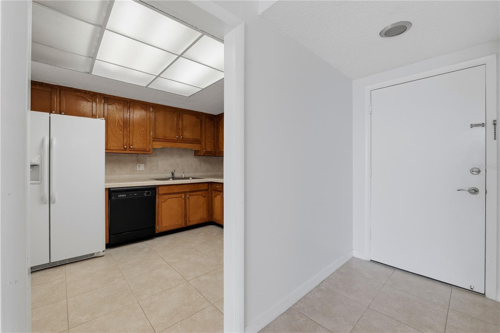 Condominium at 675 S GULFVIEW BLVD #206, CLEARWATER BEACH, photo 11 of 26