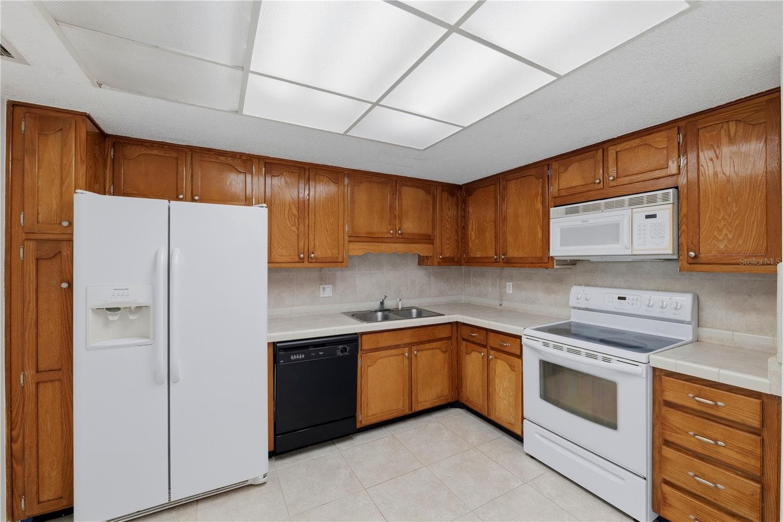 Condominium at 675 S GULFVIEW BLVD #206, CLEARWATER BEACH, photo 12 of 26