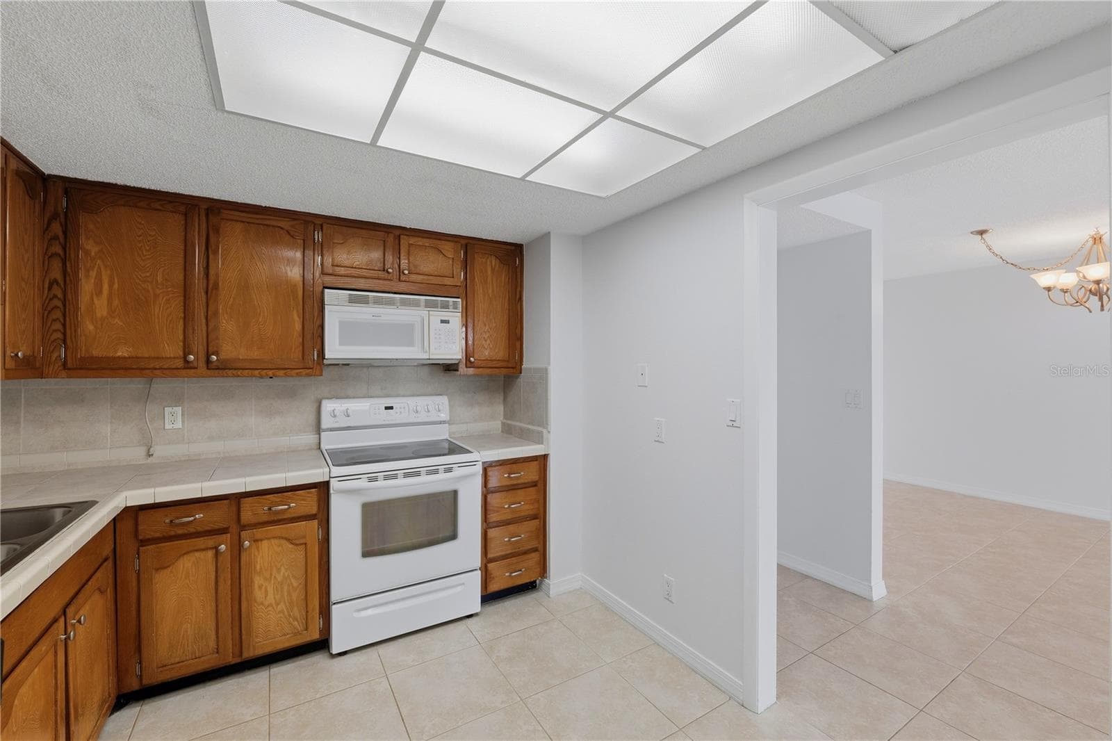 Condominium at 675 S GULFVIEW BLVD #206, CLEARWATER BEACH, photo 14 of 26